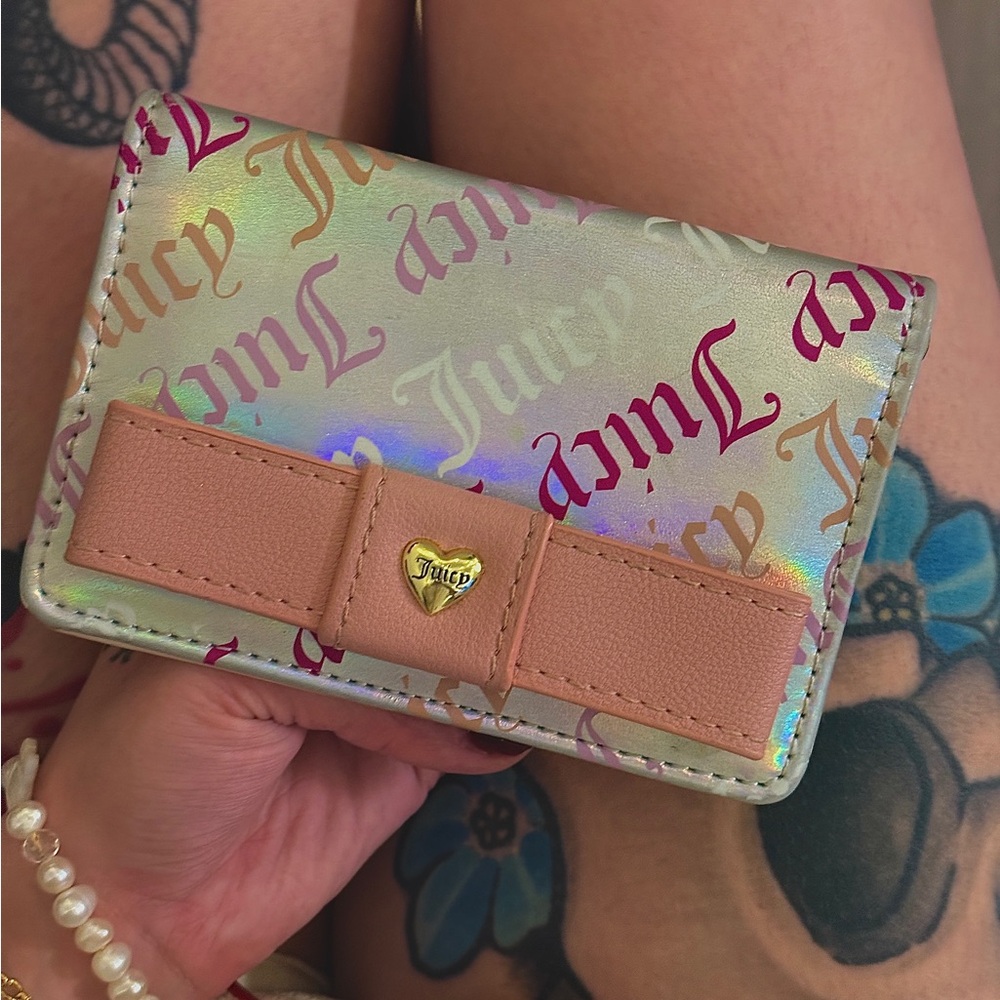 SOLD ON DEPOP Juicy Couture holographic wallet with bow